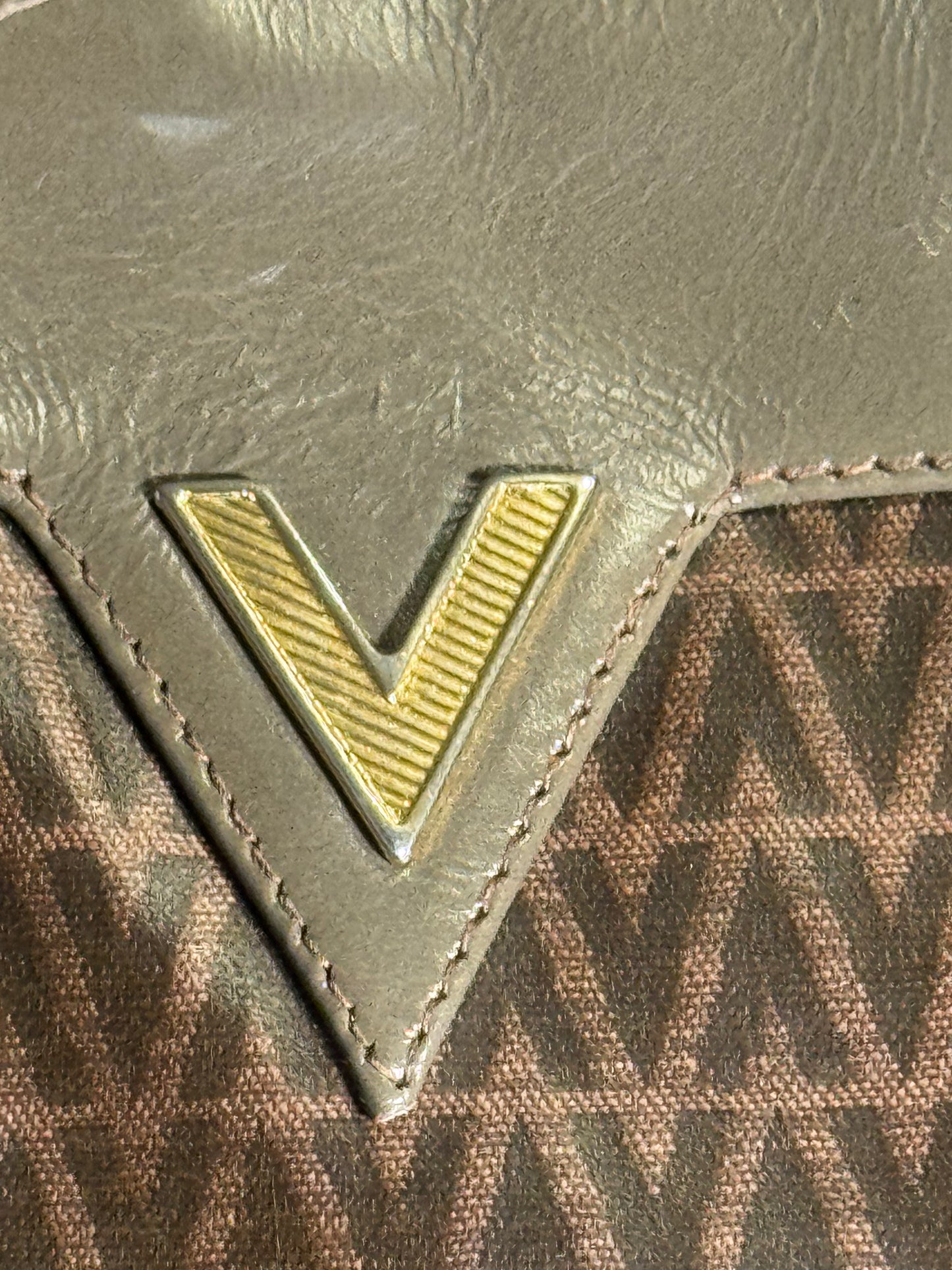 MARIO VALENTINO Rare Clutch Bag V Logo Leather Authentic in new condition