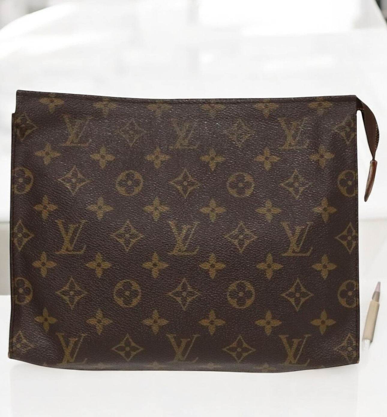 LOUIS VUITTON Monogram Poche Toilette 26 Pouch M47542 LV Auth 96150 - Luxbrandz