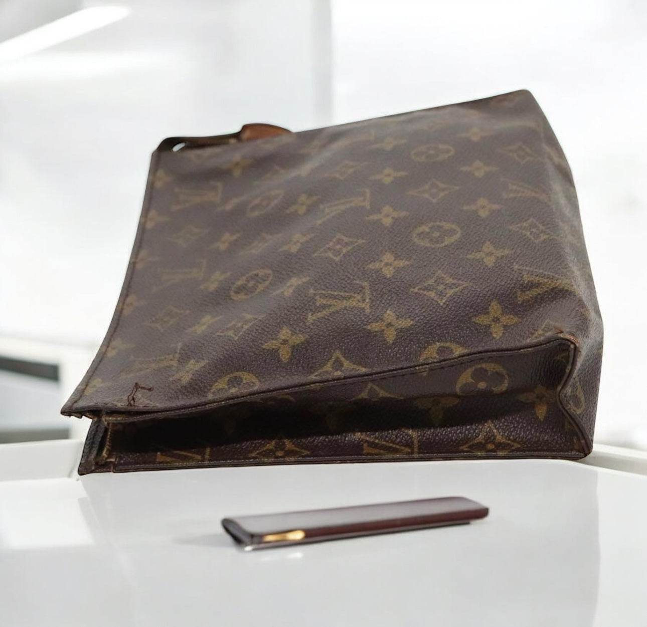 LOUIS VUITTON Monogram Poche Toilette 26 Pouch M47542 LV Auth 96150 - Luxbrandz