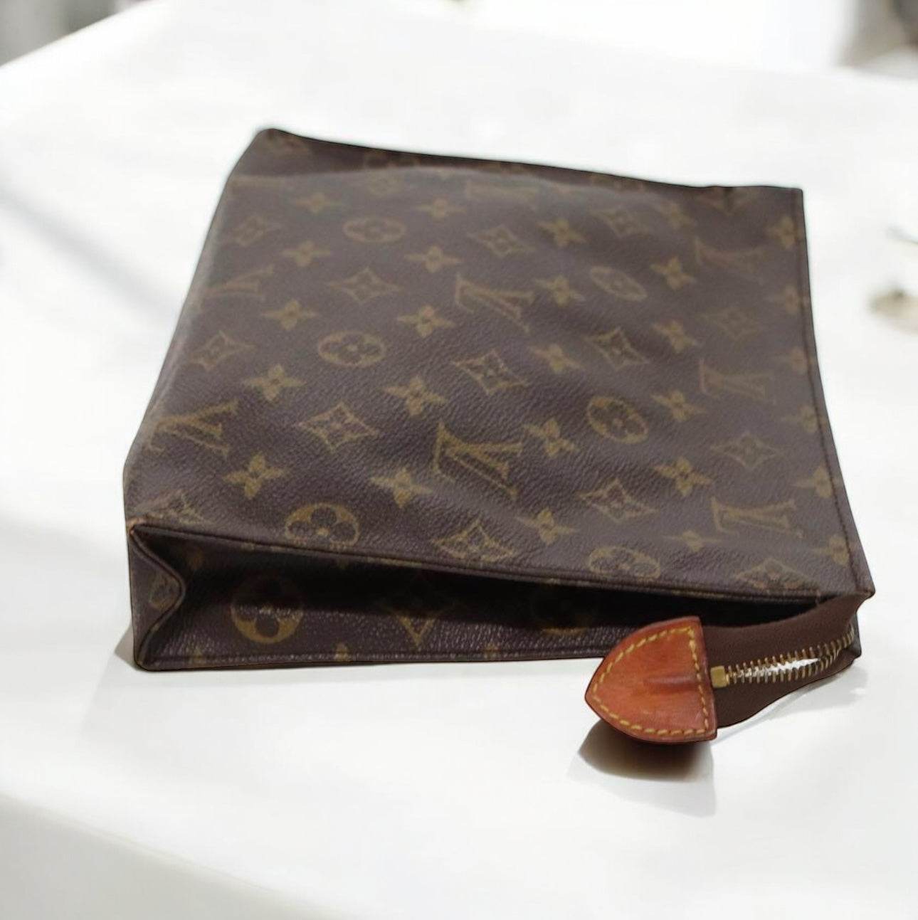 LOUIS VUITTON Monogram Poche Toilette 26 Pouch M47542 LV Auth 96150 - Luxbrandz