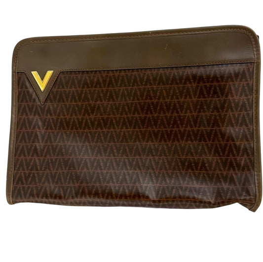 Mario Valentino Leather Clutch bag in excellent condition mint - Luxbrandz