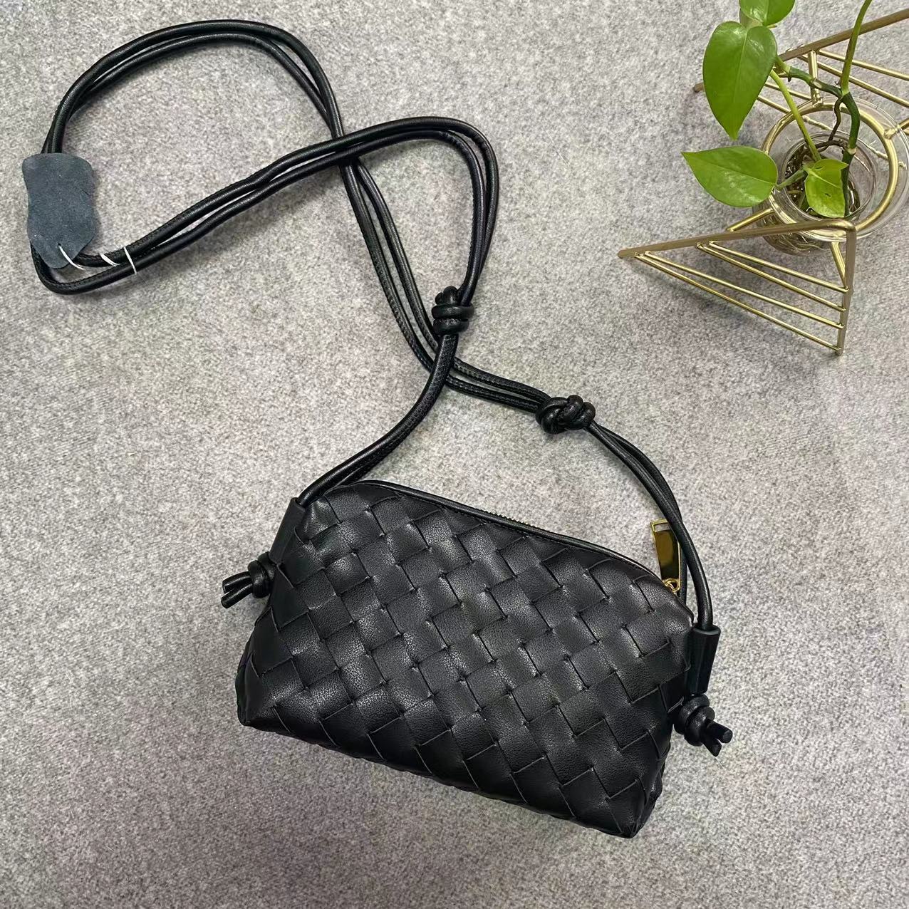 Genuine Leather Women's Bag Cowhide Bag Woven Small Square Bag Lunch Box Bag Light Luxury Small Bag